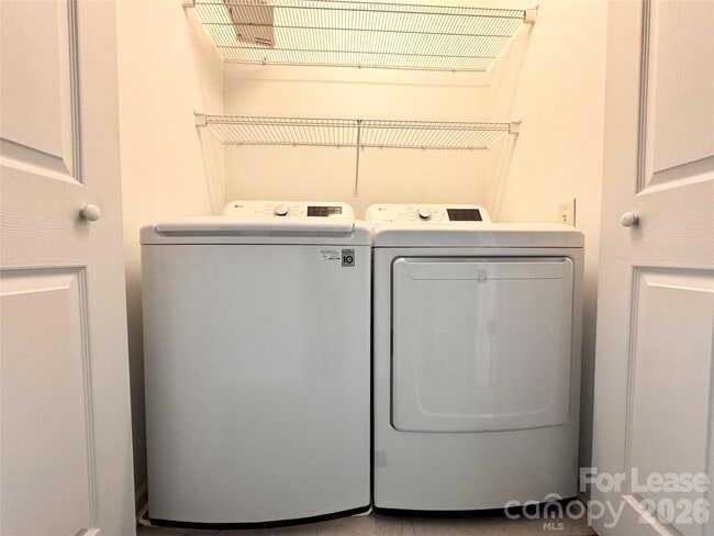 Building Photo - 10415 Winslet Dr