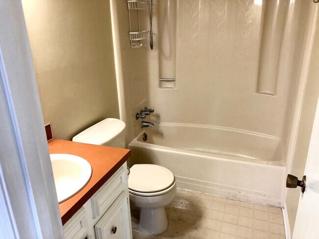 Building Photo - Available 9/15. Beautifully Remodeled Town...