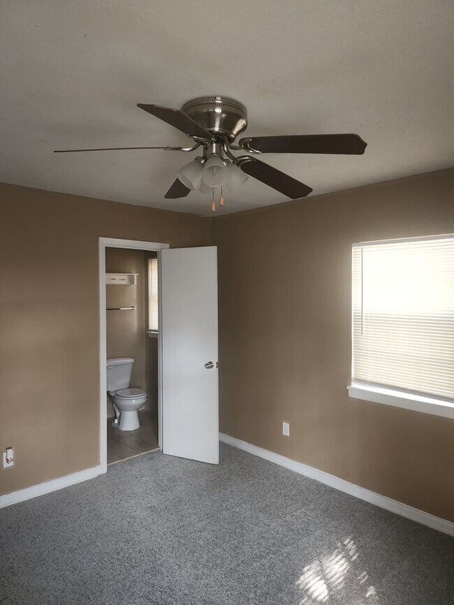 Building Photo - 3454 Guadalupe Rd