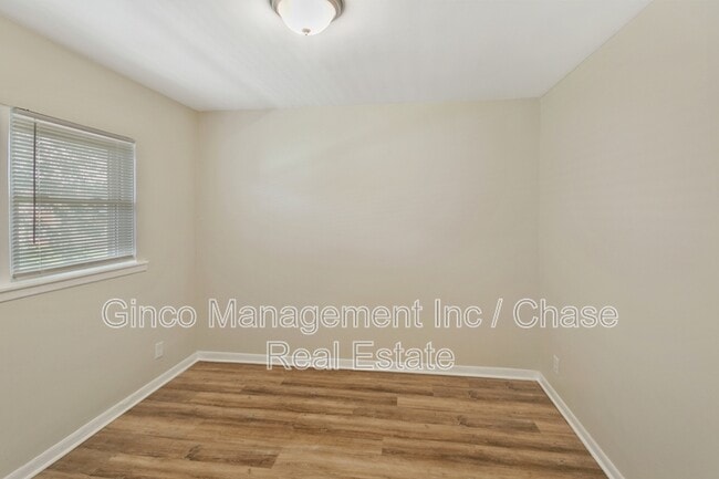 Building Photo - 1021 Tollview Ave