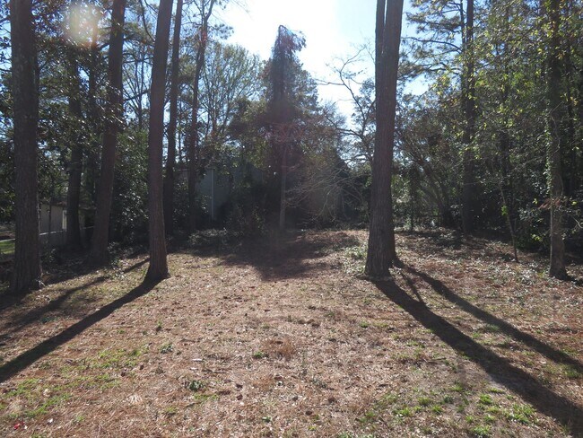 Building Photo - 3 bedroom, joined 1.5 bath ranch style home for rent