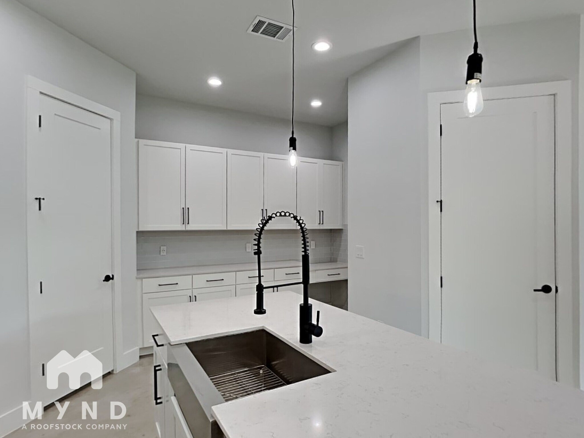 Building Photo - 2820 Prado St