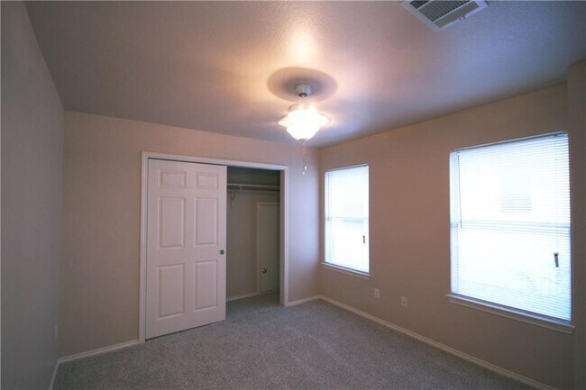Building Photo - 1616 Chasewood Dr