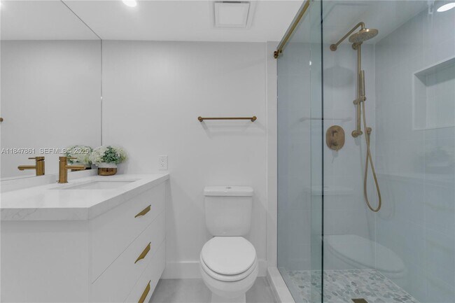 Building Photo - 1201 S Ocean Dr