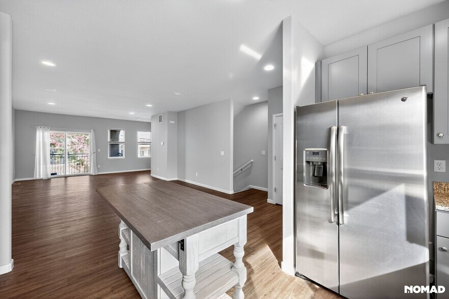 Building Photo - 11250 Florence St