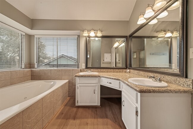 Building Photo - 3204 Farmers Field