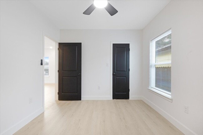 Building Photo - 6609 Avenue Q