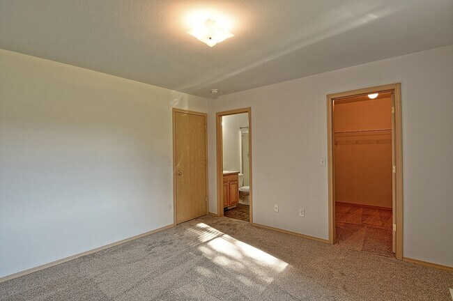 Building Photo - 0551