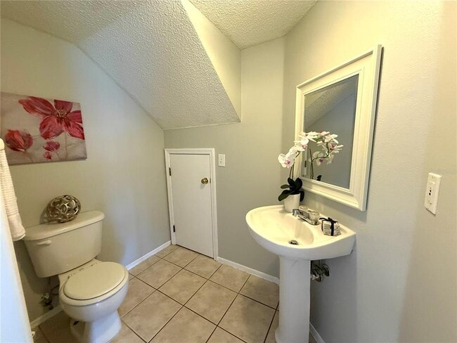 Building Photo - 2037 Fluorshire Dr