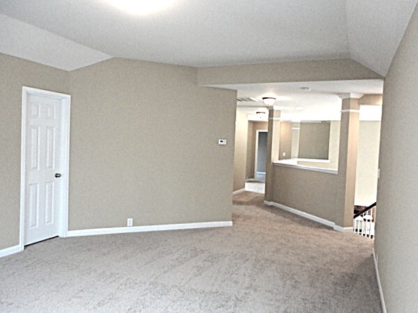 Building Photo - 1016 Steubing Oaks