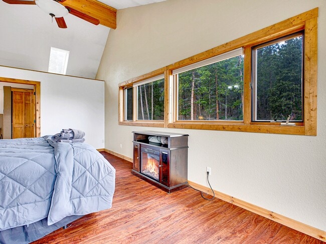 Building Photo - 785 Warren Gulch Rd
