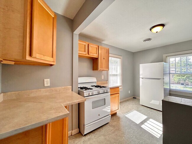 Building Photo - Delaware 81-PLACEMENT Procedure (income restricted)