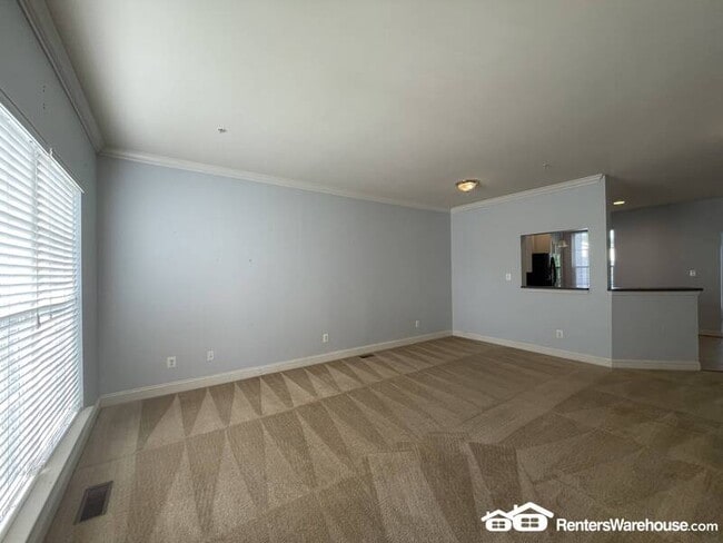 Building Photo - 402 Callander Way