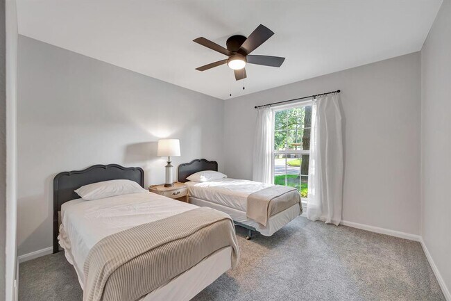 Building Photo - 18403 Point Lookout Dr