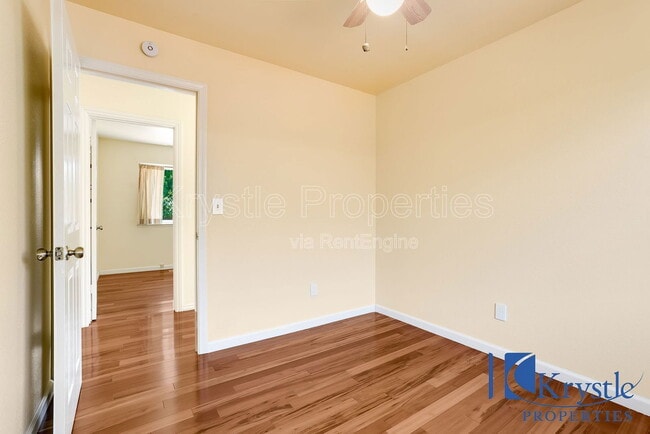 Building Photo - 530 N Regatta Dr