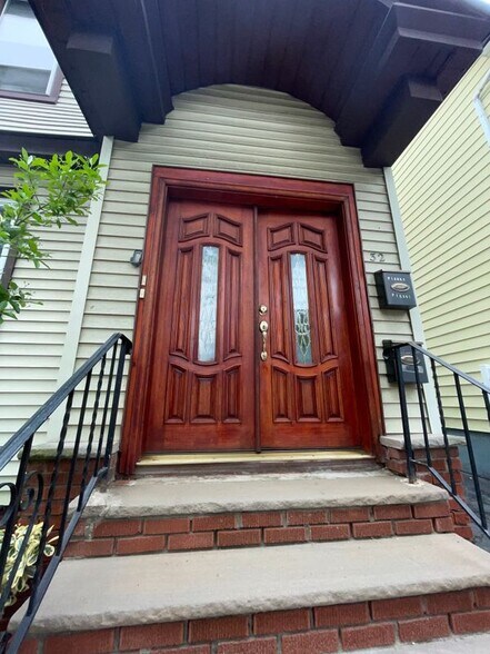 Primary Photo - 32 Underwood St