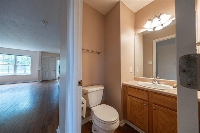 Building Photo - 222 Castle Creek Dr