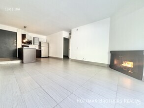 Building Photo - 3947 Los Feliz Blvd