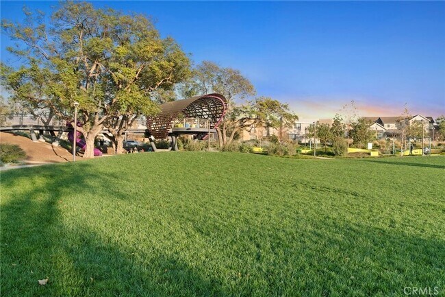 Building Photo - 157 Novel