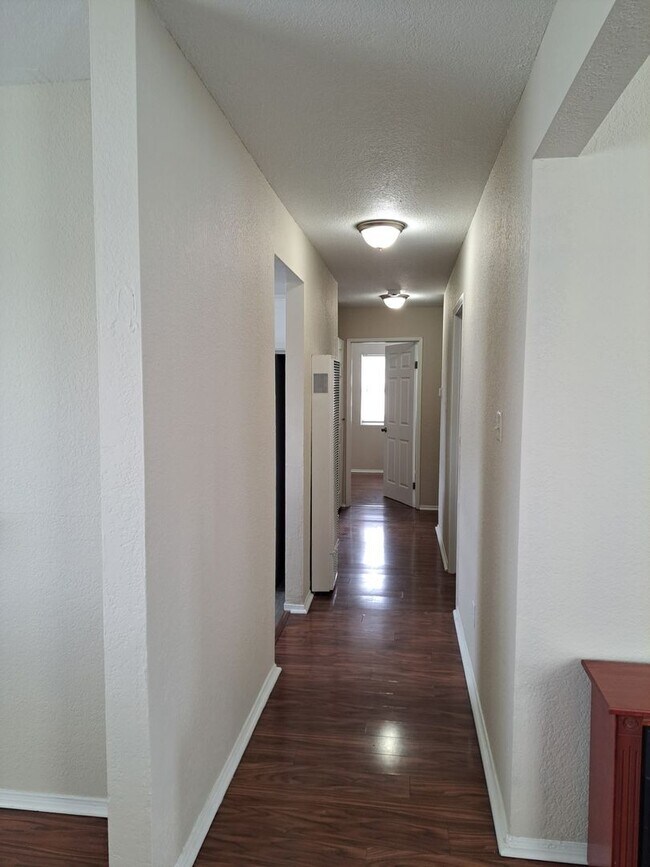 Building Photo - 1835 Carmona Ave