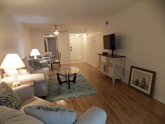 Building Photo - 219 E Hartford St