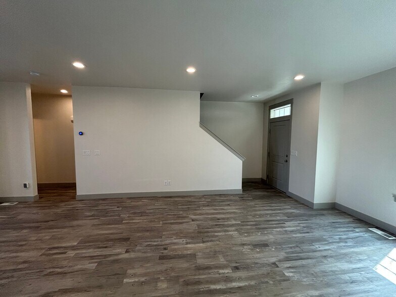 Building Photo - 81 N Orch Dr
