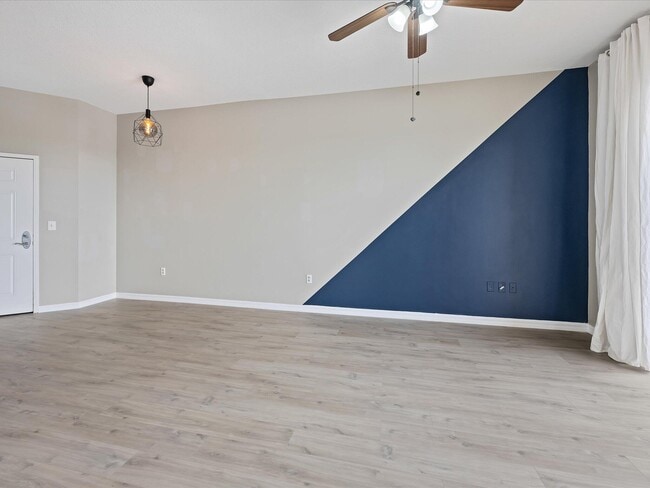 Building Photo - 511 Lucerne Ave
