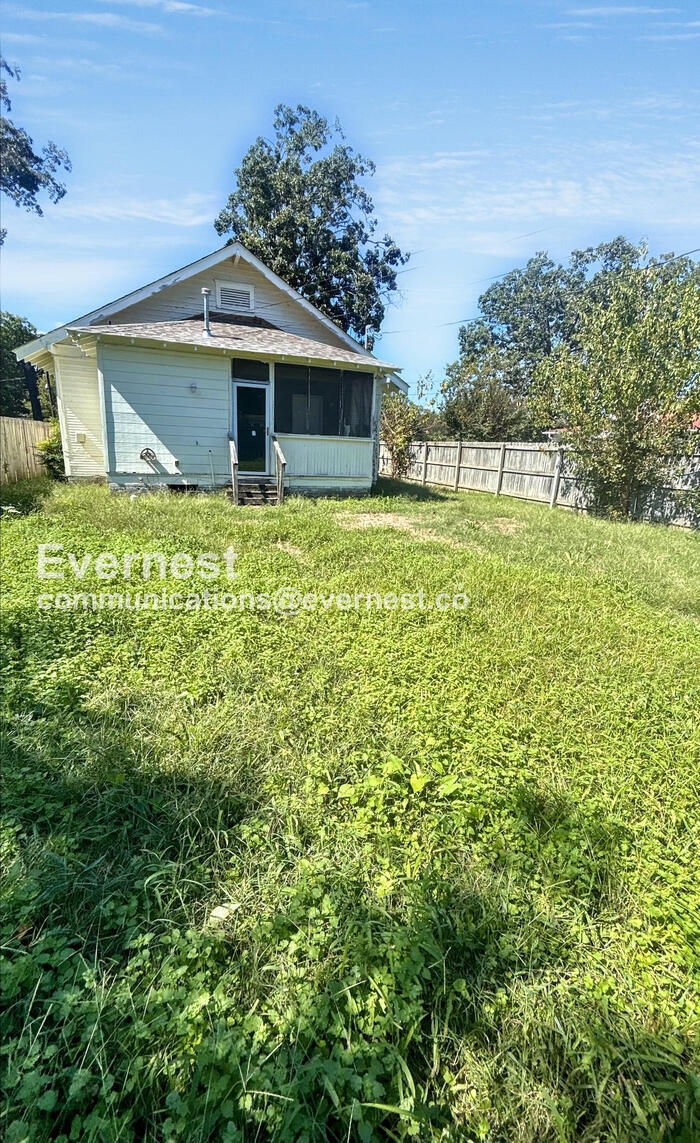 Building Photo - 1624 Pike Ave