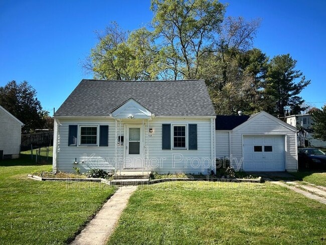 Primary Photo - 113 York Dr