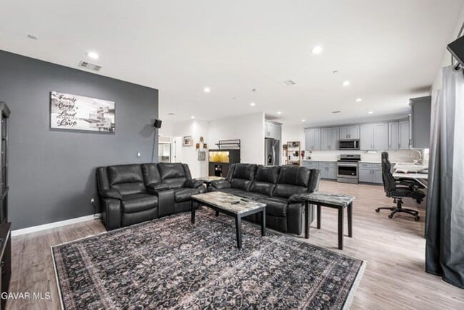 Building Photo - 4Bdrm+Bonus Can Be a 5th Bdrm, 2.5 Bath Home Available Now...$2500 Monthly Rent