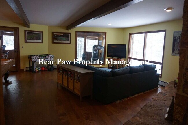 Building Photo - Lovely Home in Soda Creek!!