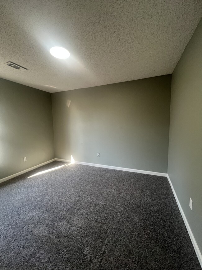 Building Photo - 271 Adkins Cir