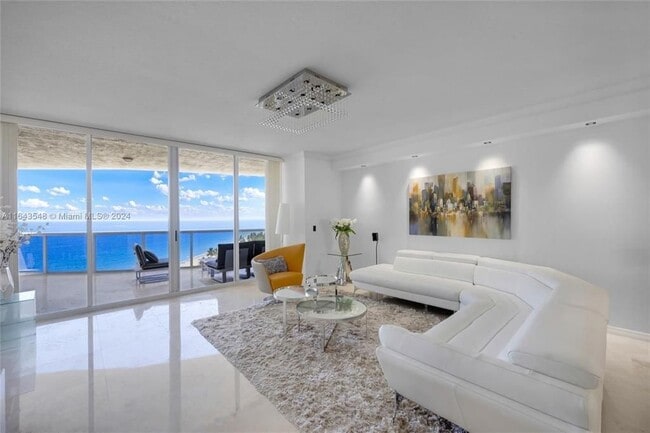 Primary Photo - 3200 N Ocean Blvd
