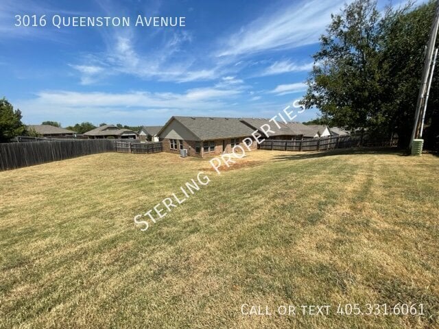 Building Photo - 3016 Queenston Ave