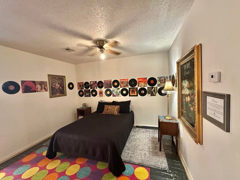 2nd Bedroom - 117 W Harrison Ave