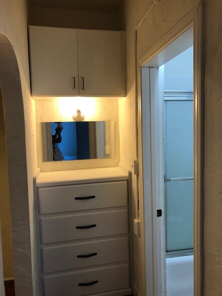 Building Photo - 945 Hilgard Ave