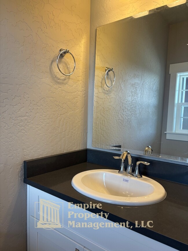 Building Photo - 1650 Irvine Wy