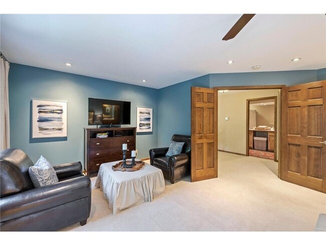 Building Photo - 9378 Olympia Dr