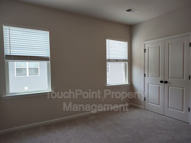 Building Photo - 5821 Wentwood Ct
