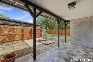 Building Photo - 2555 W Kings Hwy