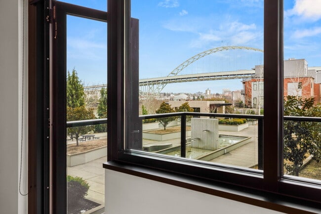 Building Photo - 1830 NW Riverscape St