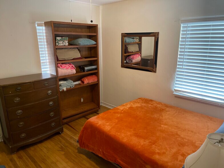 Building Photo - 4505 Pershing Dr