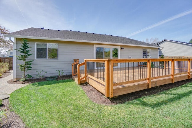 Building Photo - BEAUIFUL RAMBLER IN SOUTHVIEW HEIGHTS