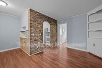 Building Photo - 1215 Mosstree Rd