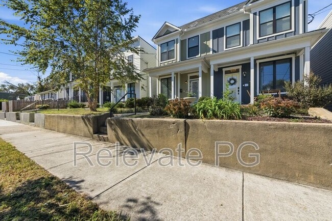 Building Photo - 1320 N 32nd St