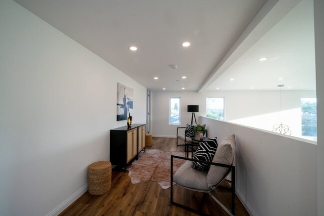 Building Photo - 2306 Aviation Blvd
