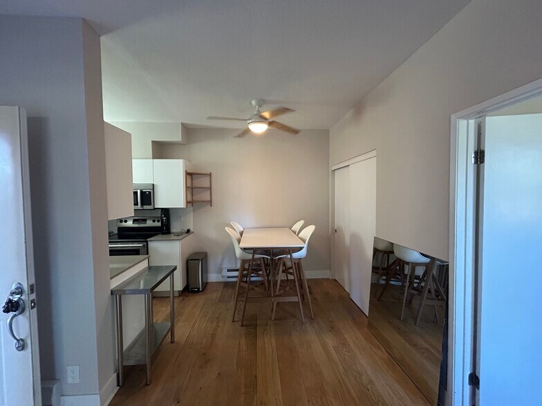 Building Photo - 57 Lakeshore Ct