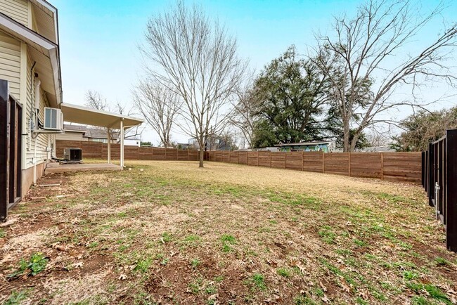 Building Photo - 1209 Arden Dr