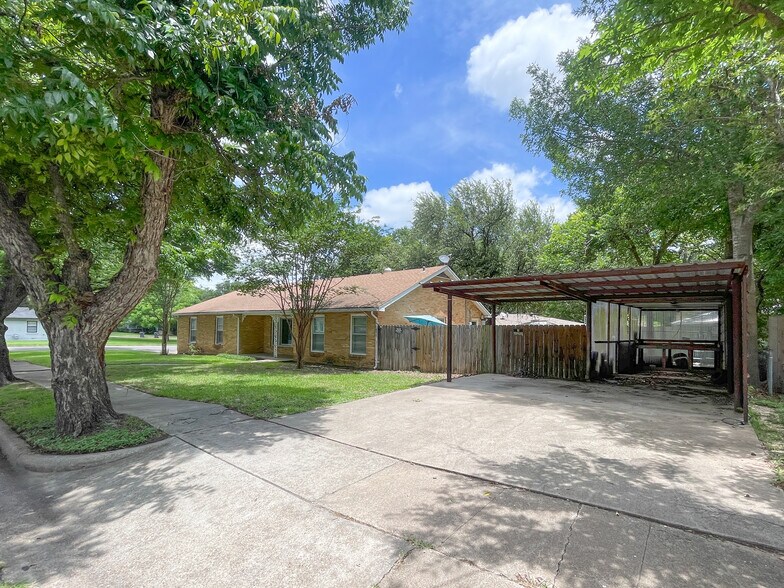 Building Photo - 4500 Anlo Ave