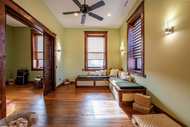 Building Photo - 101 N Main Ave